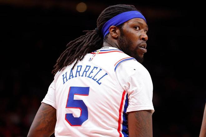 拉莫斯：为避免肠胃不适不敢吃辣；在中国任何地方都有免费水（拉莫斯：肠胃敏感不吃辣；中国各地都有免费饮水）