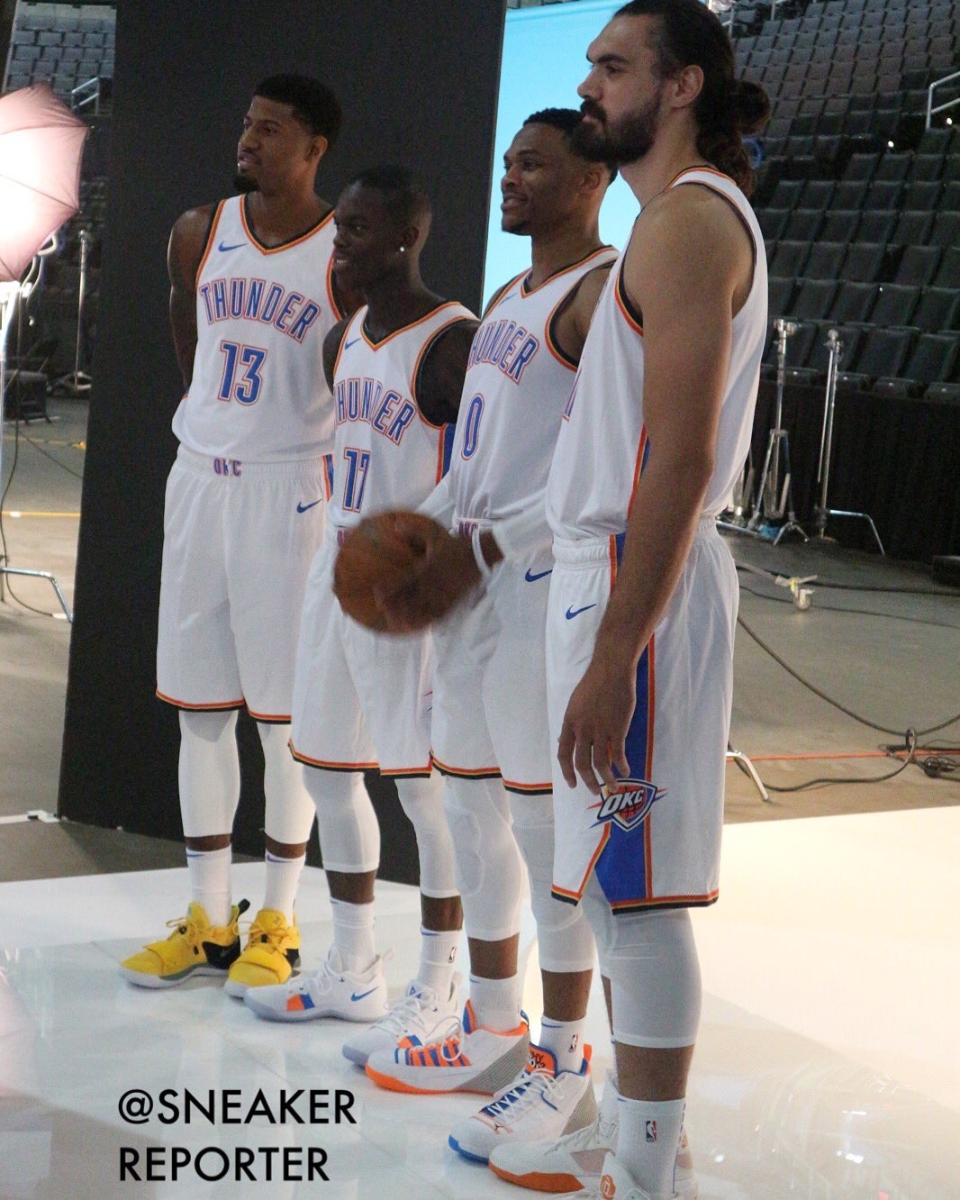 乒乓球混合团体世界杯：中国队六连胜领跑积分榜（乒乓球混合团体世界杯：中国队豪取六连胜登顶积分榜）