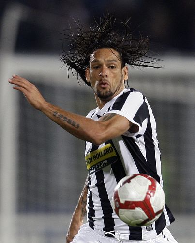 罗伯逊：萨拉赫是队史最佳之一，希望能继续与他并肩作战（罗伯逊盛赞萨拉赫为队史顶尖之一，盼继续与其并肩作战）