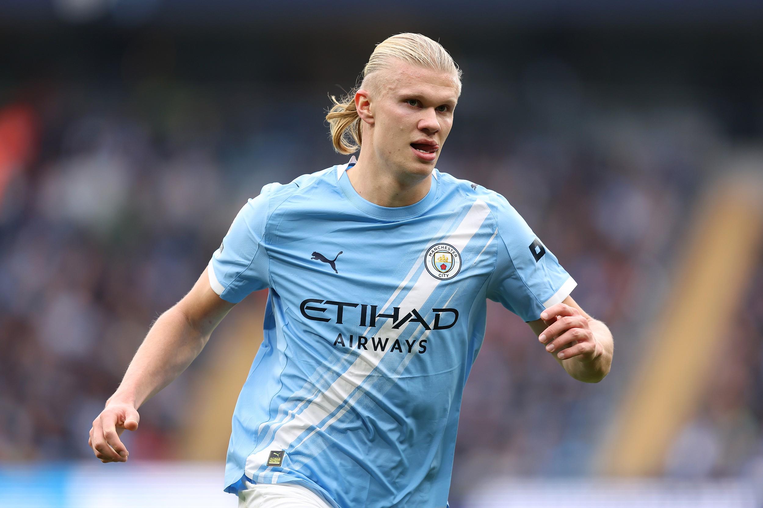 都体：佛罗伦萨球迷说DV9是“吉普赛人”，俱乐部被罚款2万欧（都体：佛罗伦萨球迷对DV9使用歧视性言论，俱乐部被罚2万欧元）