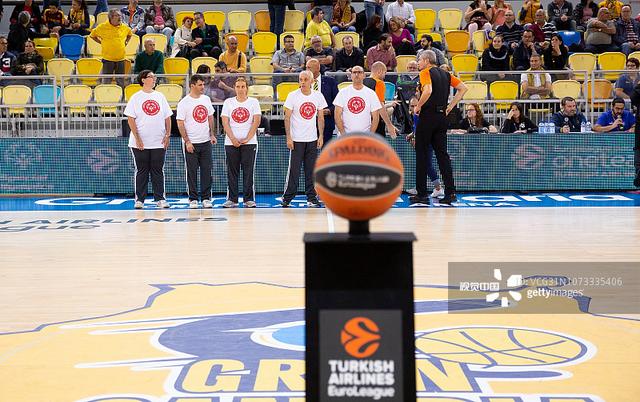 波媒：什琴斯尼在加盟巴萨前考虑参加波兰第七级别联赛（波兰媒体：什琴斯尼转投巴萨前曾考虑出战波兰第七级别联赛）