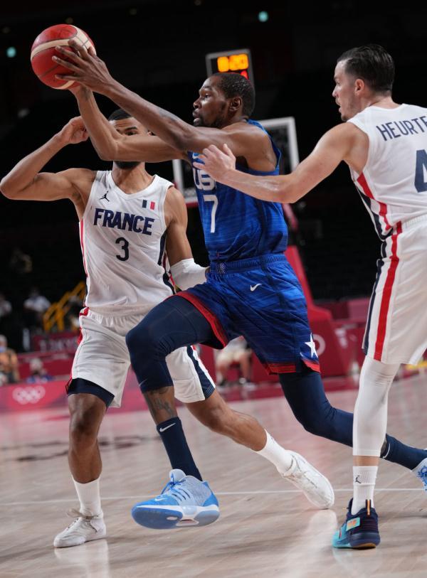 曼城24次对德国球队仅输1场，且23场主场小组赛／联赛阶段不败（曼城对德仅负一场，主场小组赛／联赛阶段已23场不败）