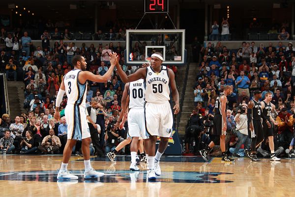 队报：姆巴佩因伤退出国家队后并未返回皇马，而是去了迪拜（队报：因伤退出国家队的姆巴佩未返皇马，改赴迪拜）